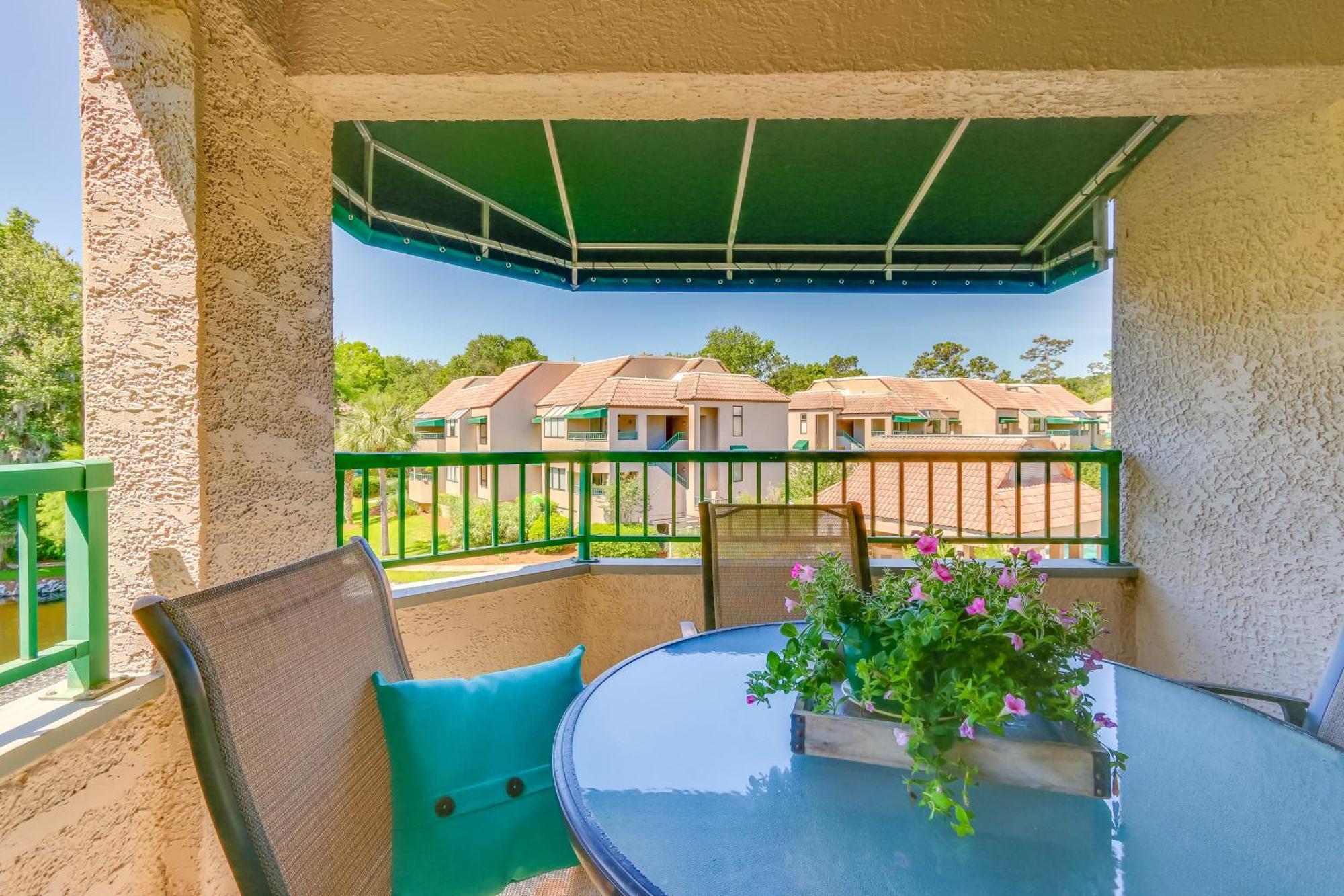 2 Mi To Beach Dog-Friendly Hilton Head Condo! Hilton Head Island Oda fotoğraf